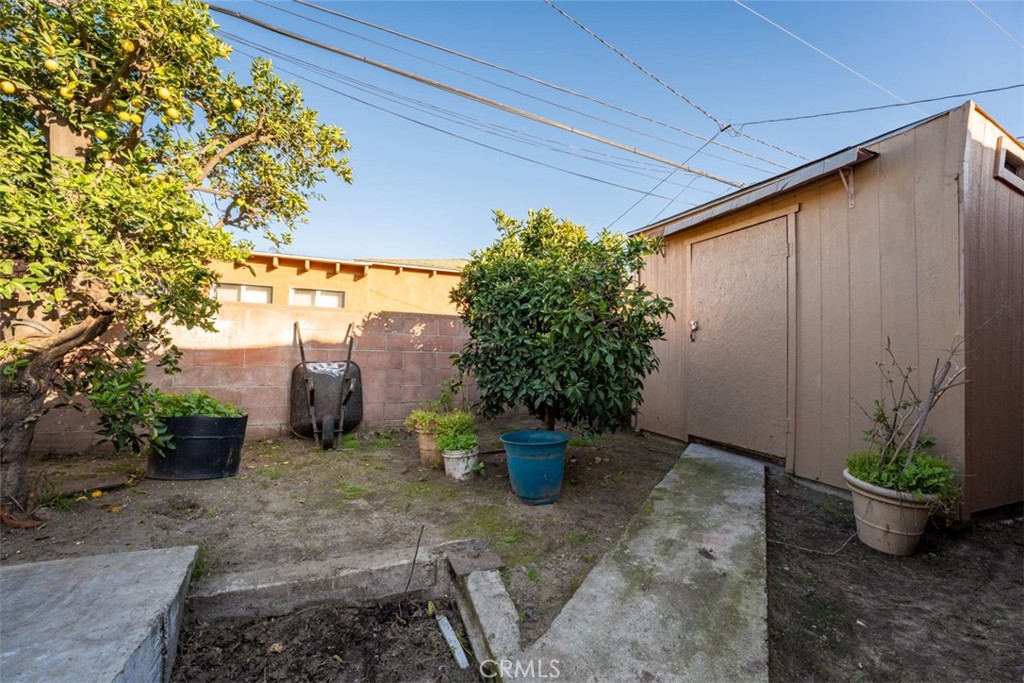 10304 Kauffman Avenue