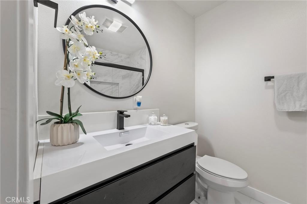 1715 E Redwood Avenue