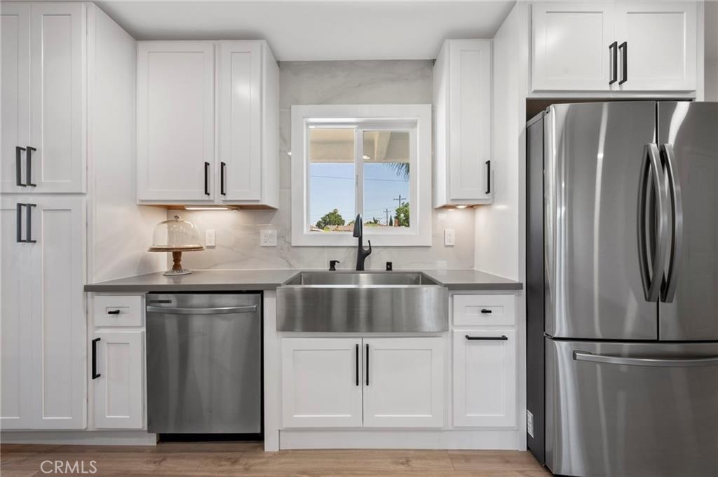 1715 E Redwood Avenue