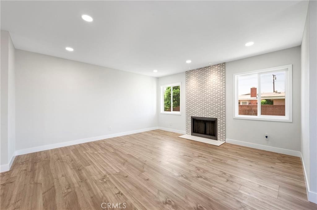 1715 E Redwood Avenue