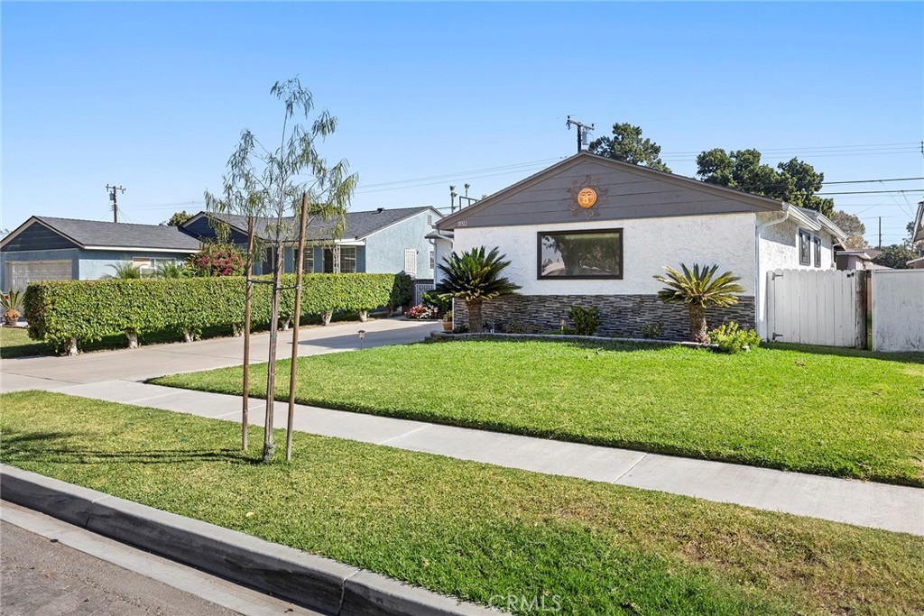 11312 Flallon Avenue