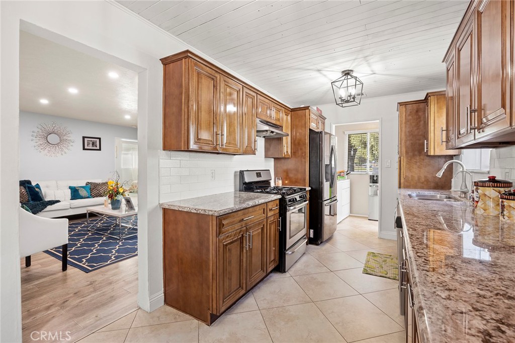 11312 Flallon Avenue