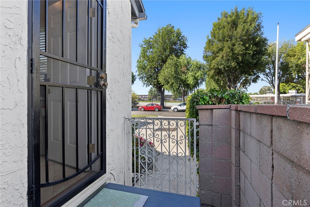 11312 Flallon Avenue