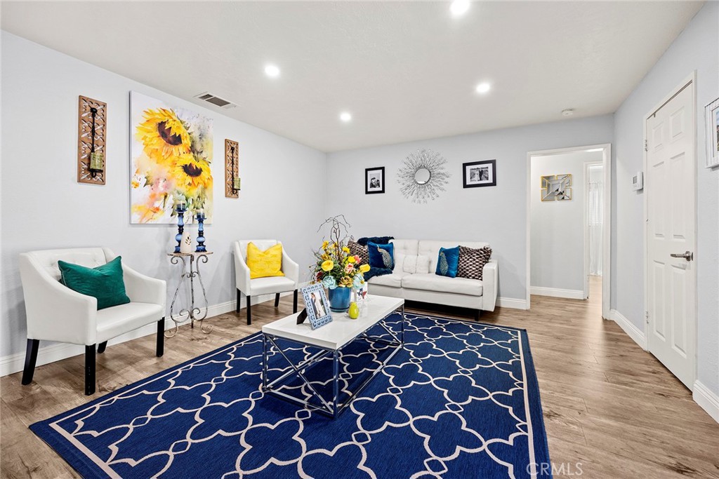 11312 Flallon Avenue