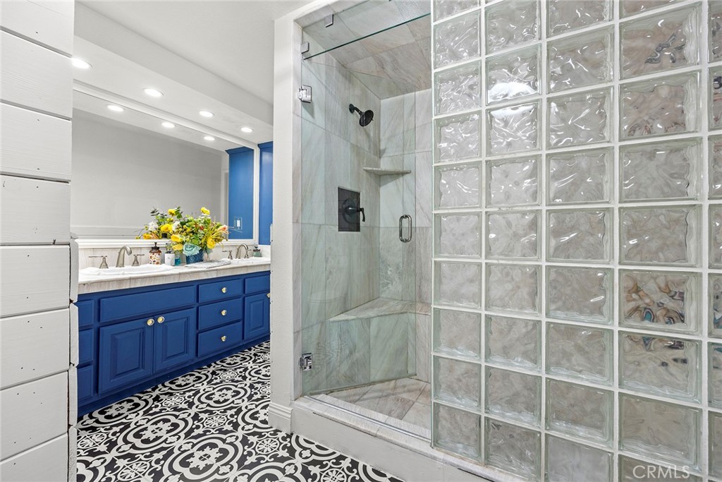 11312 Flallon Avenue