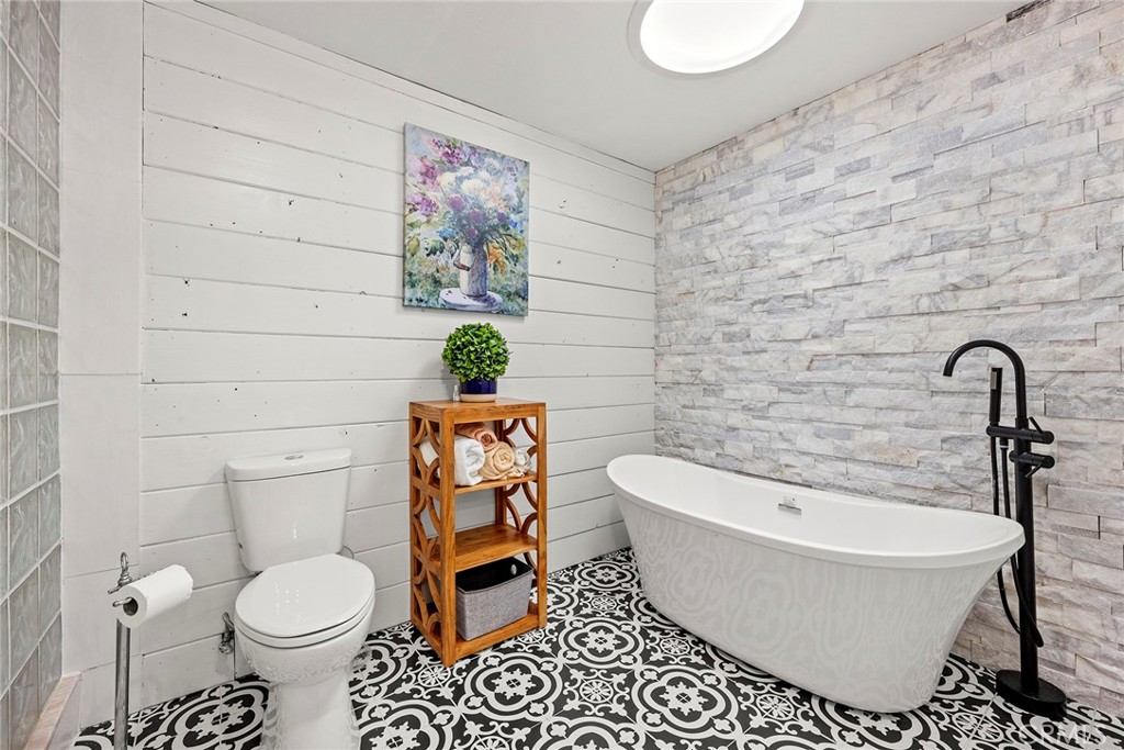 11312 Flallon Avenue