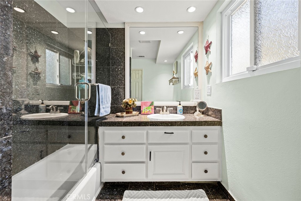 11312 Flallon Avenue