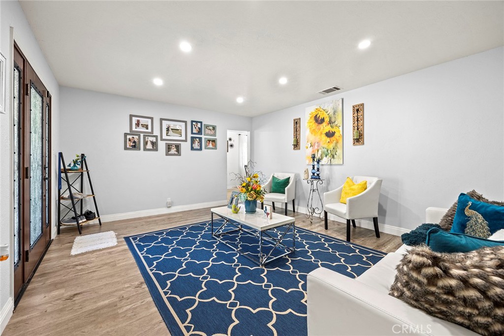 11312 Flallon Avenue