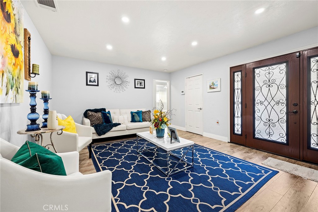 11312 Flallon Avenue