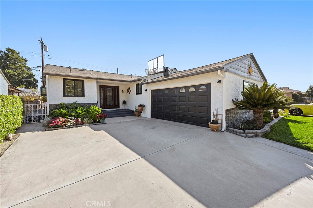 11312 Flallon Avenue