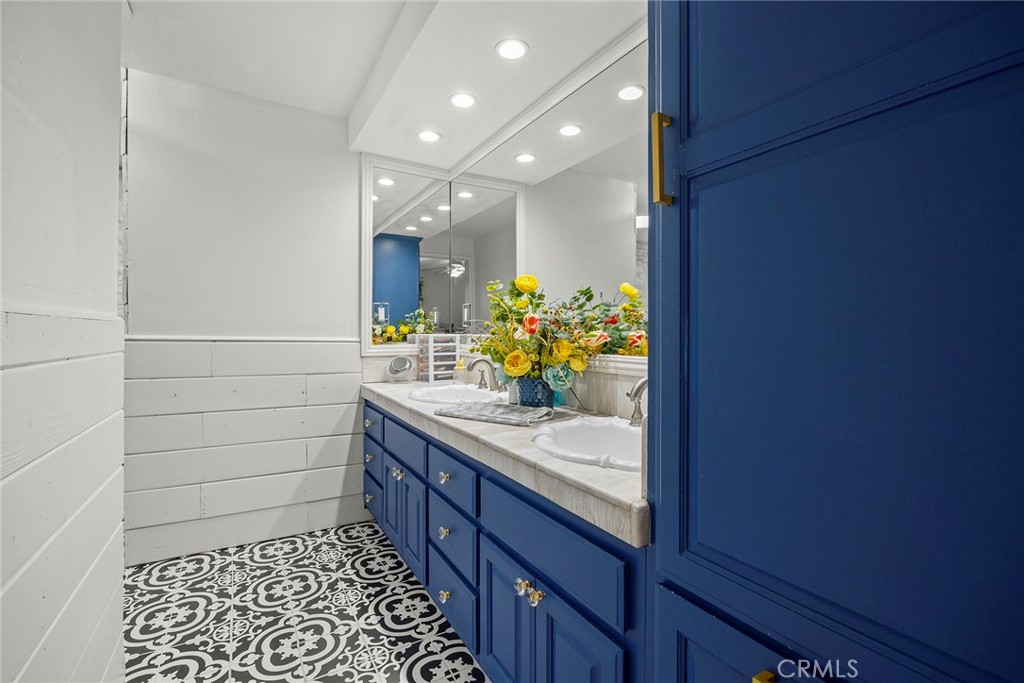 11312 Flallon Avenue