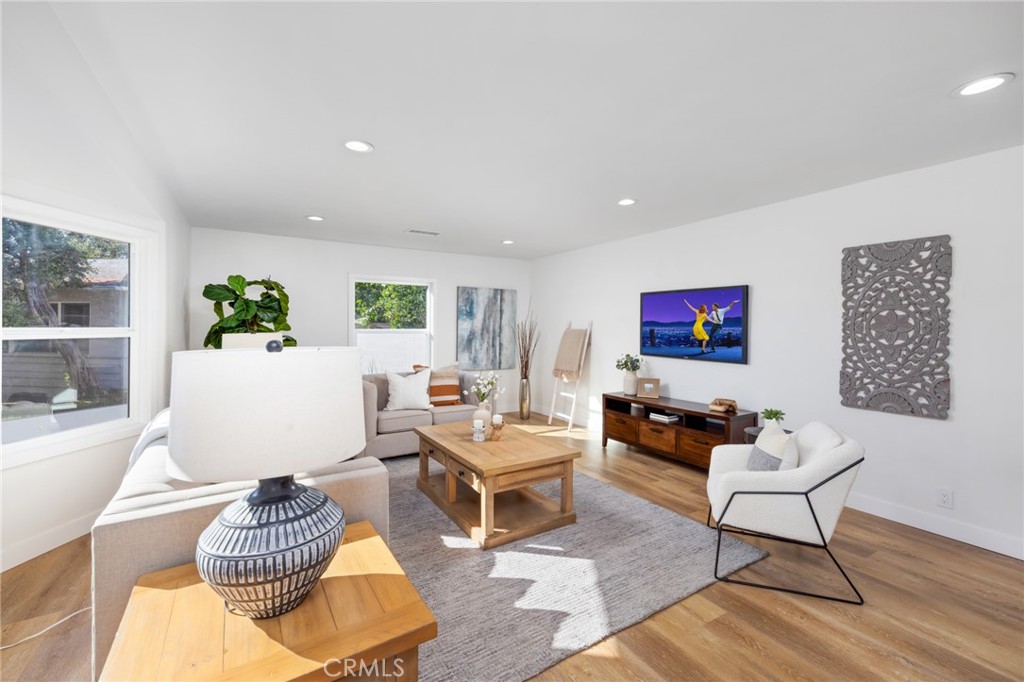 10775 Daineswood Drive