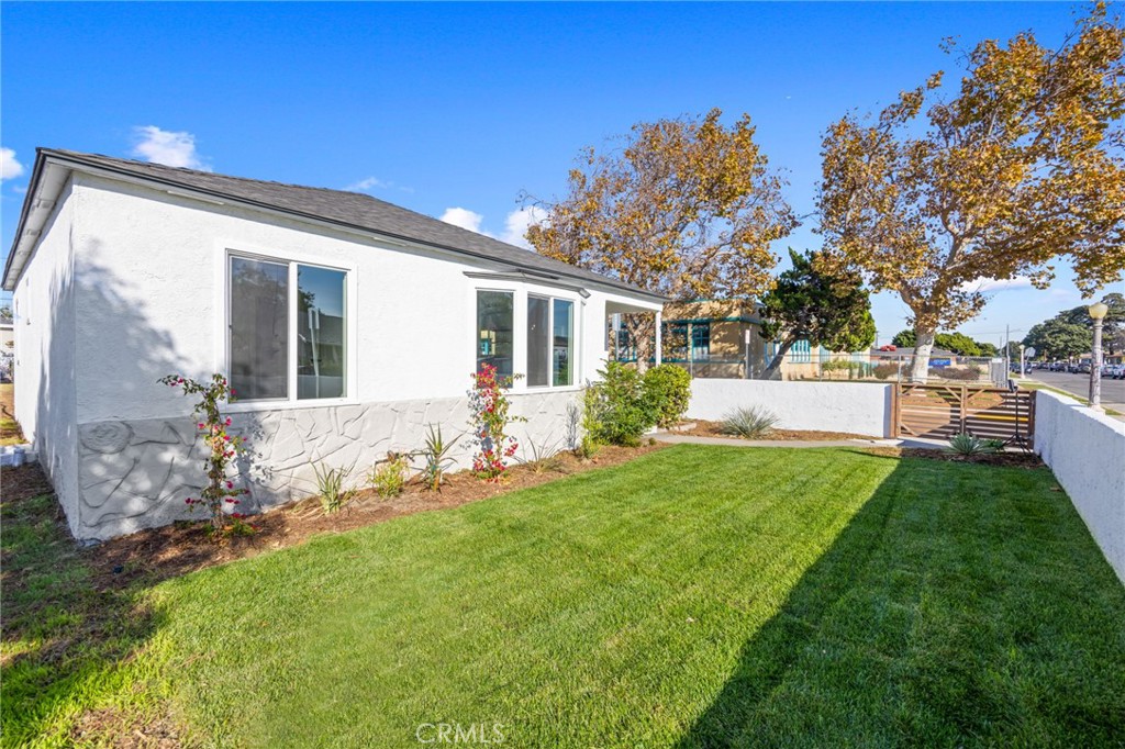 1911 E San Vincente Street