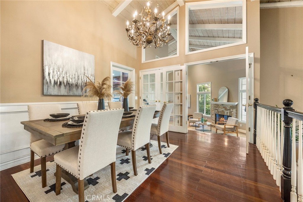 5553 Avenida Florencia