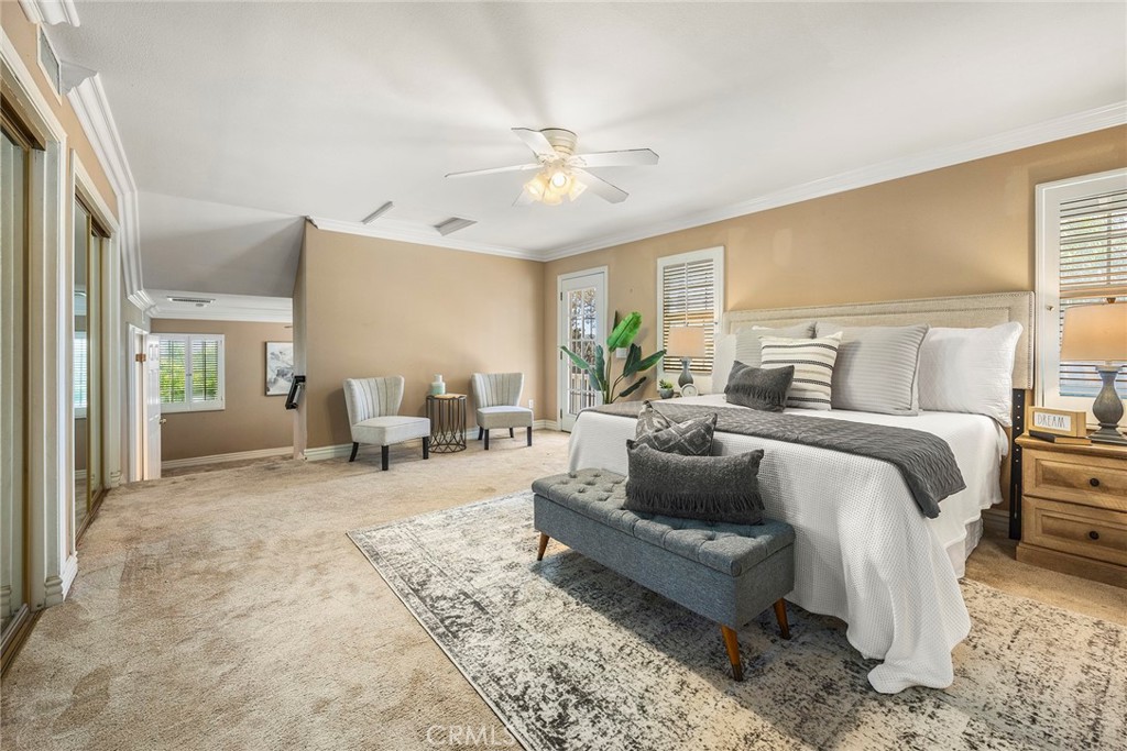 5553 Avenida Florencia