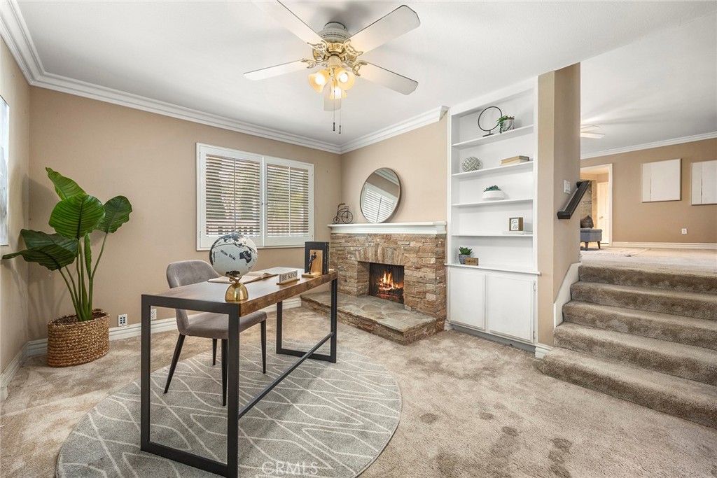 5553 Avenida Florencia