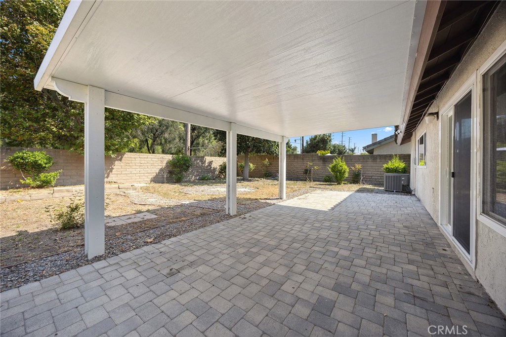 7614 E Woodsboro Avenue