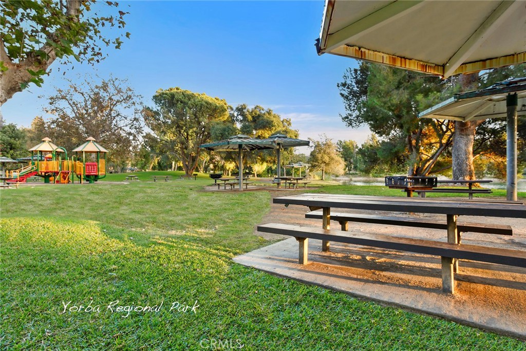 7614 E Woodsboro Avenue