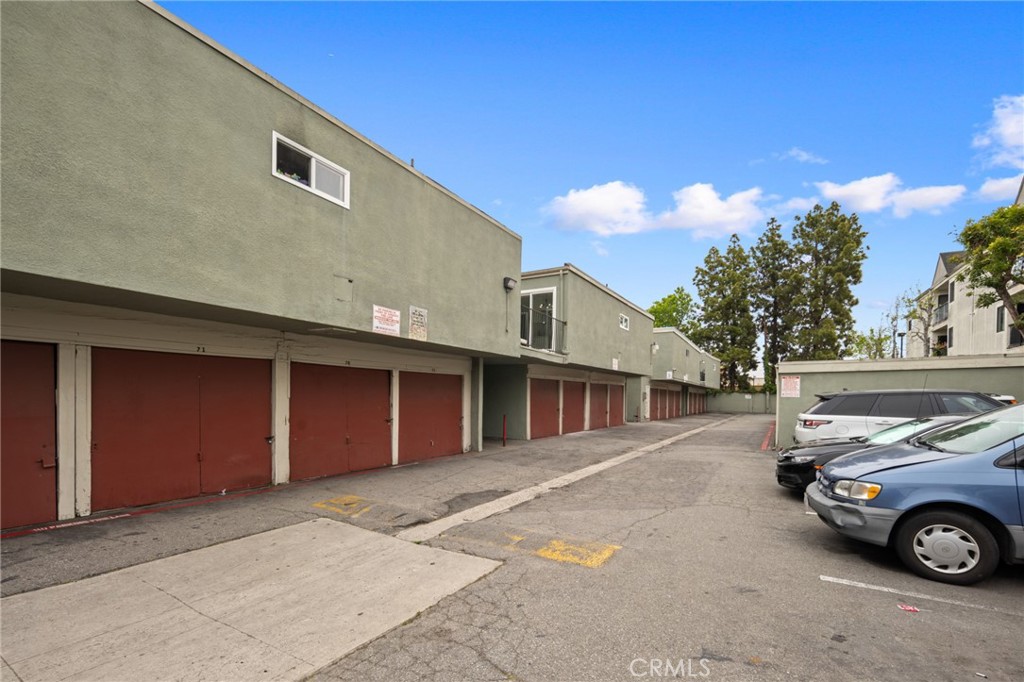 2101 S Pacific Avenue 69