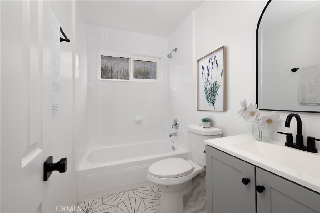 2101 S Pacific Avenue 69