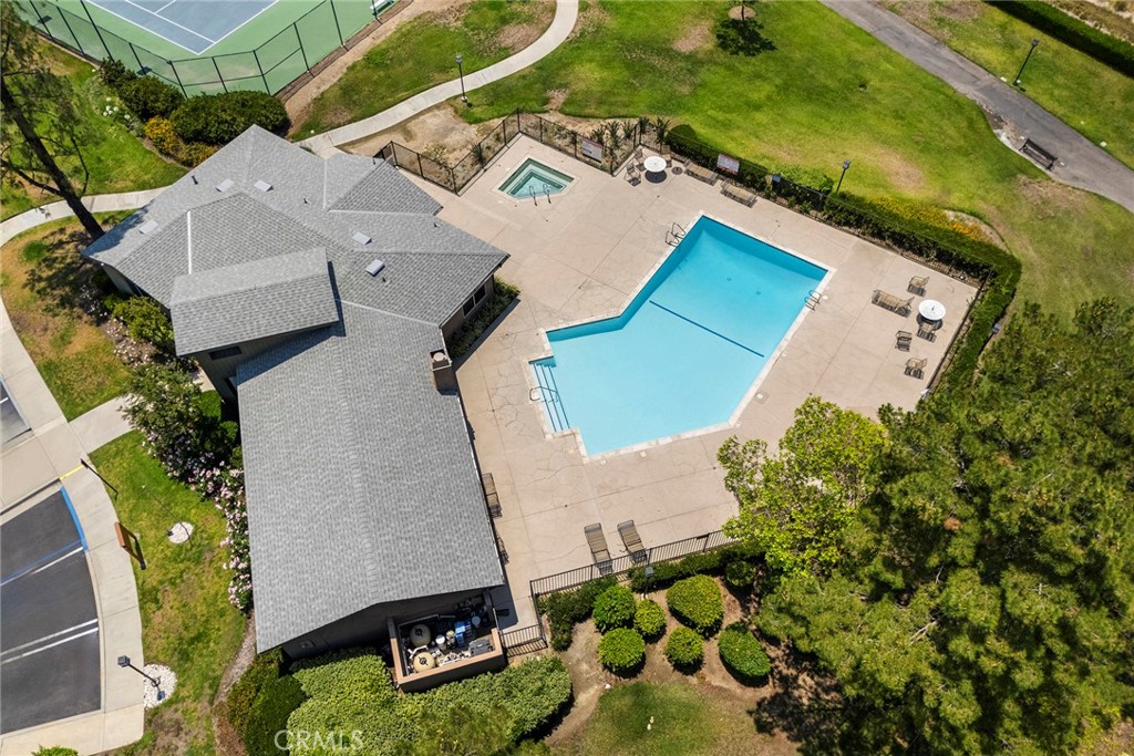 2548 Avenida Del Vista 101