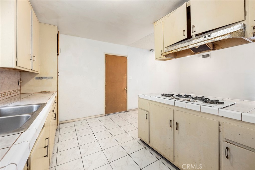 7939 Lake Knoll Drive