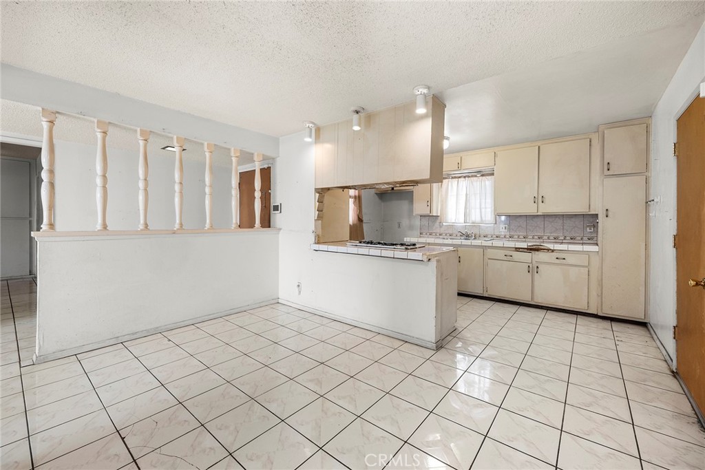 7939 Lake Knoll Drive