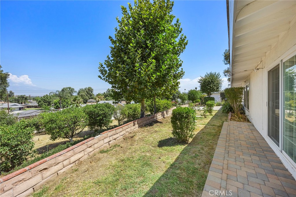 2976 Las Flores Avenue