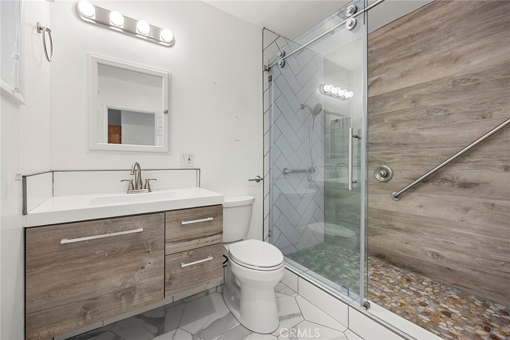 2976 Las Flores Avenue