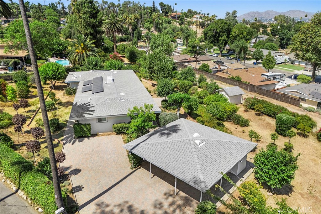 2976 Las Flores Avenue