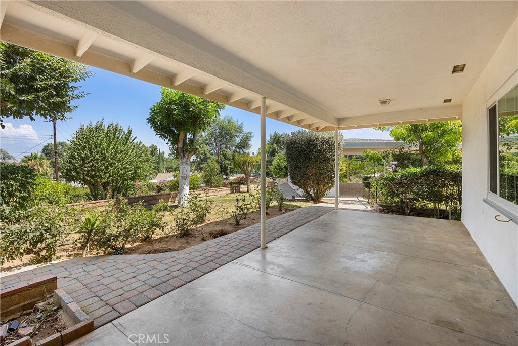 2976 Las Flores Avenue