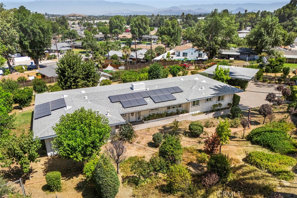 2976 Las Flores Avenue