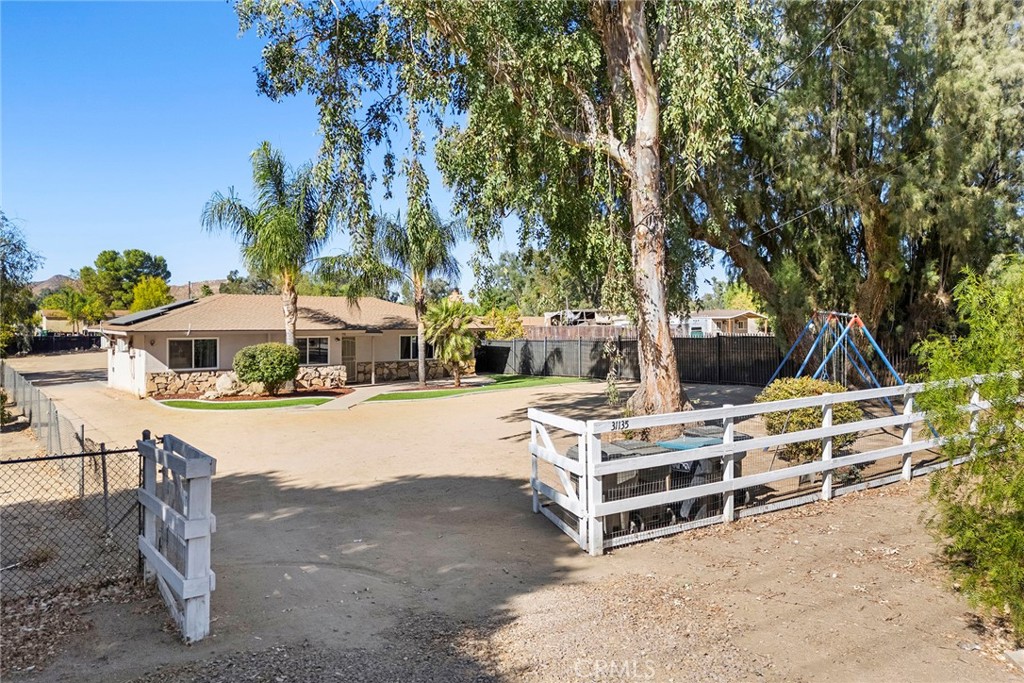 31135 Murrieta Road