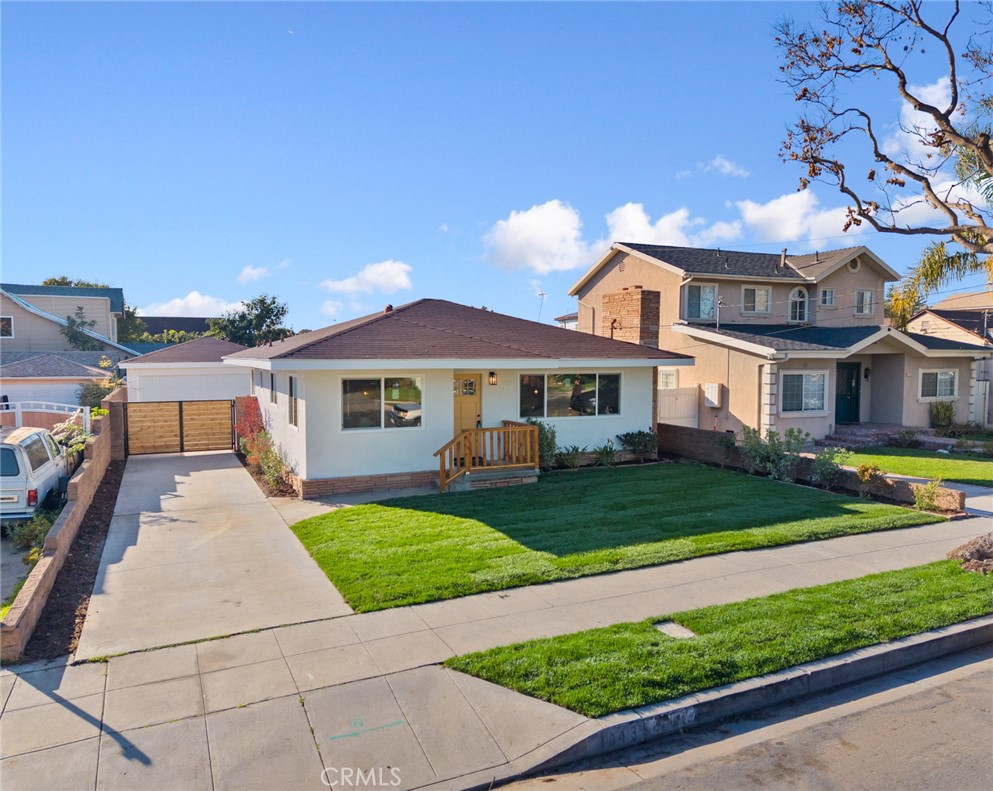 1043 S Grevillea Avenue