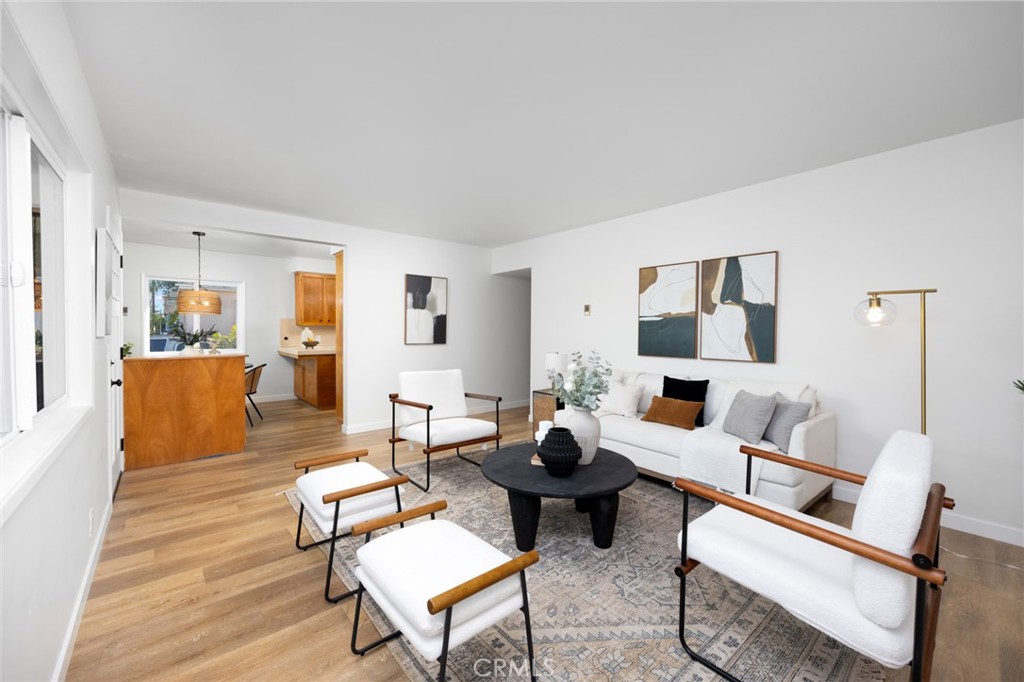 1043 S Grevillea Avenue