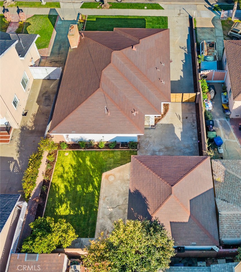 1043 S Grevillea Avenue