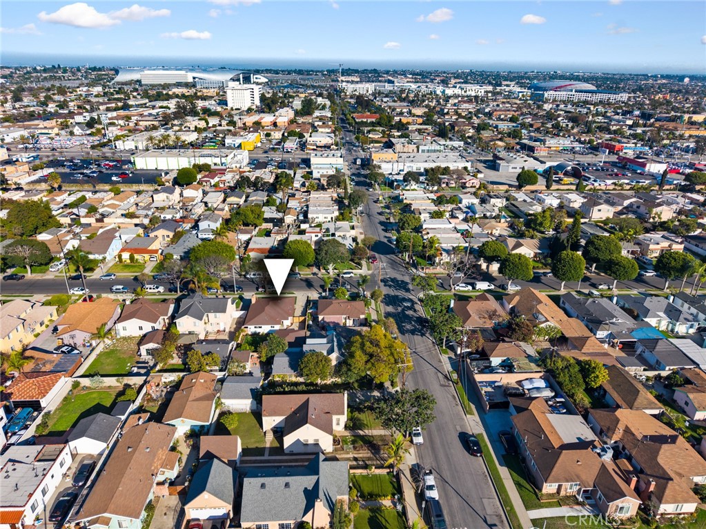 1043 S Grevillea Avenue