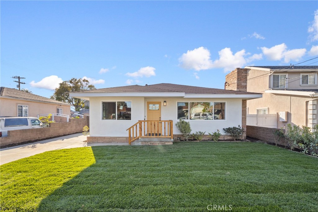 1043 S Grevillea Avenue