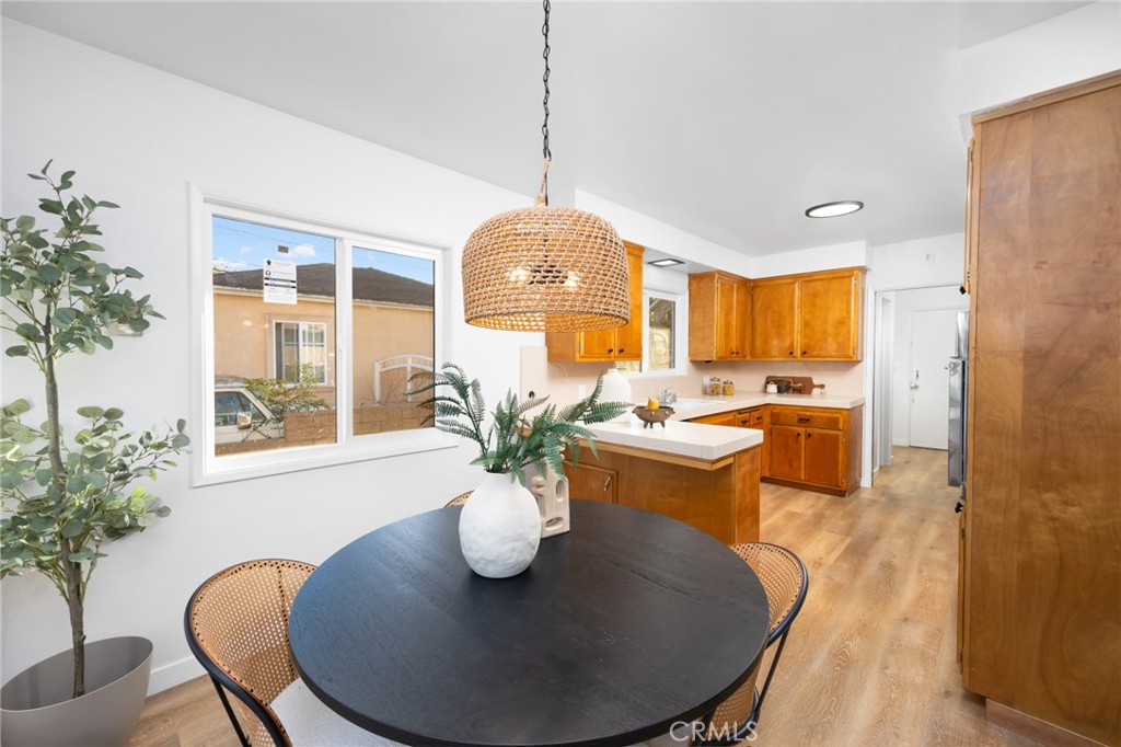 1043 S Grevillea Avenue