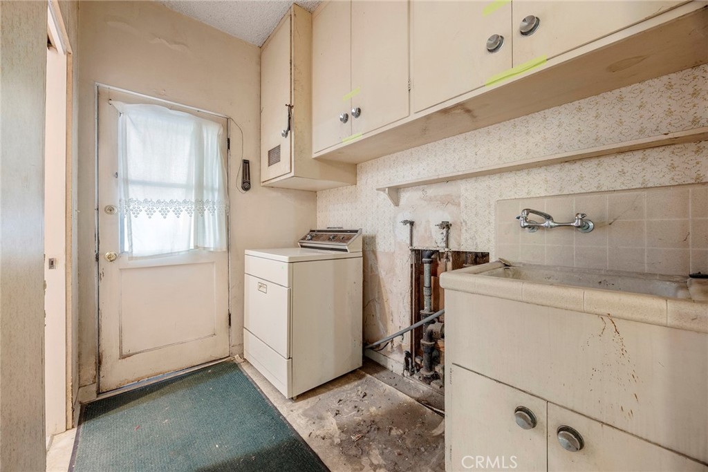 5426 Lakeview Avenue