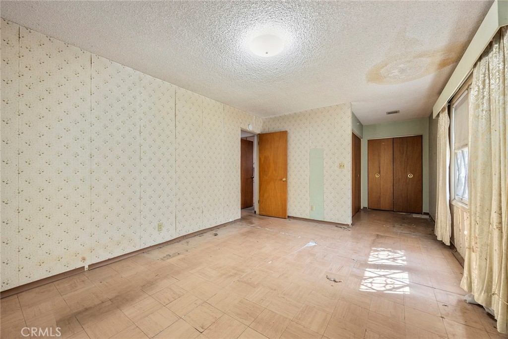 5426 Lakeview Avenue