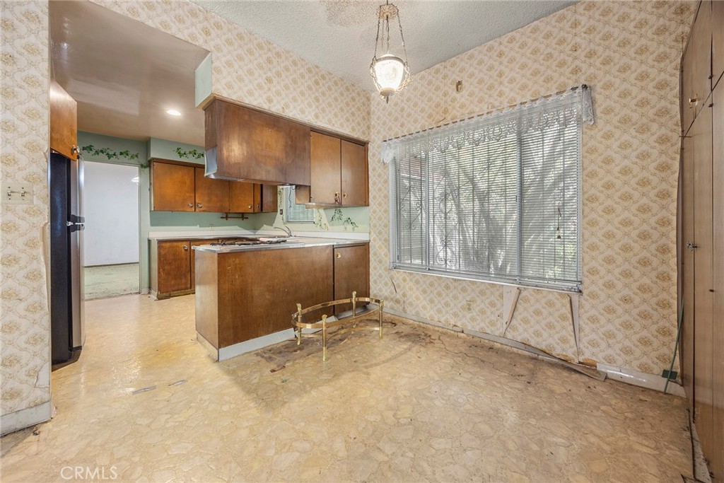 5426 Lakeview Avenue