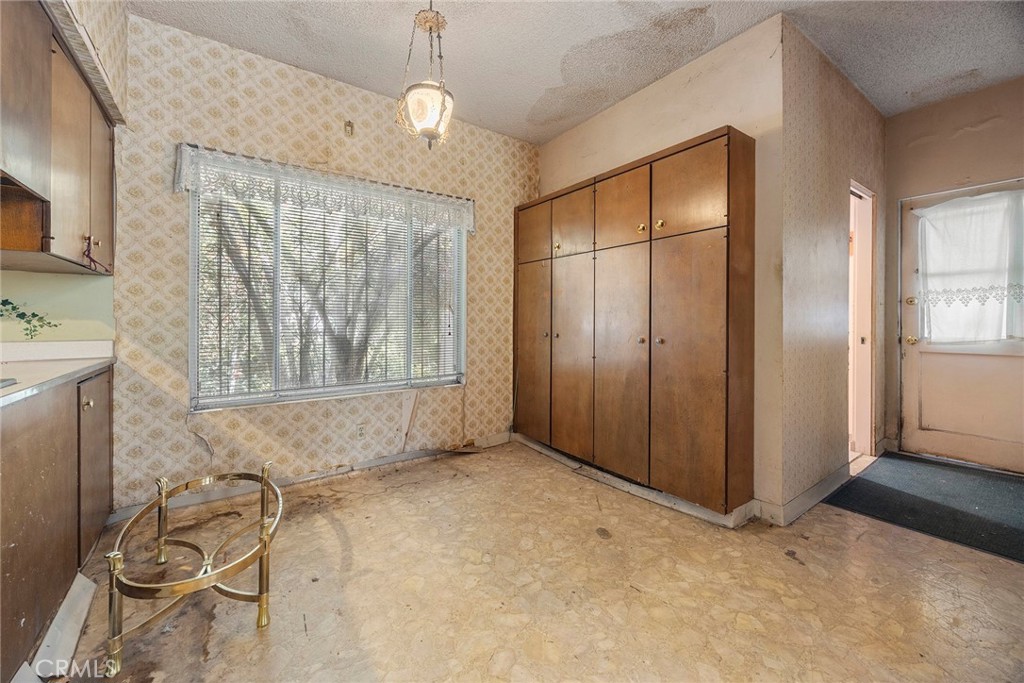 5426 Lakeview Avenue