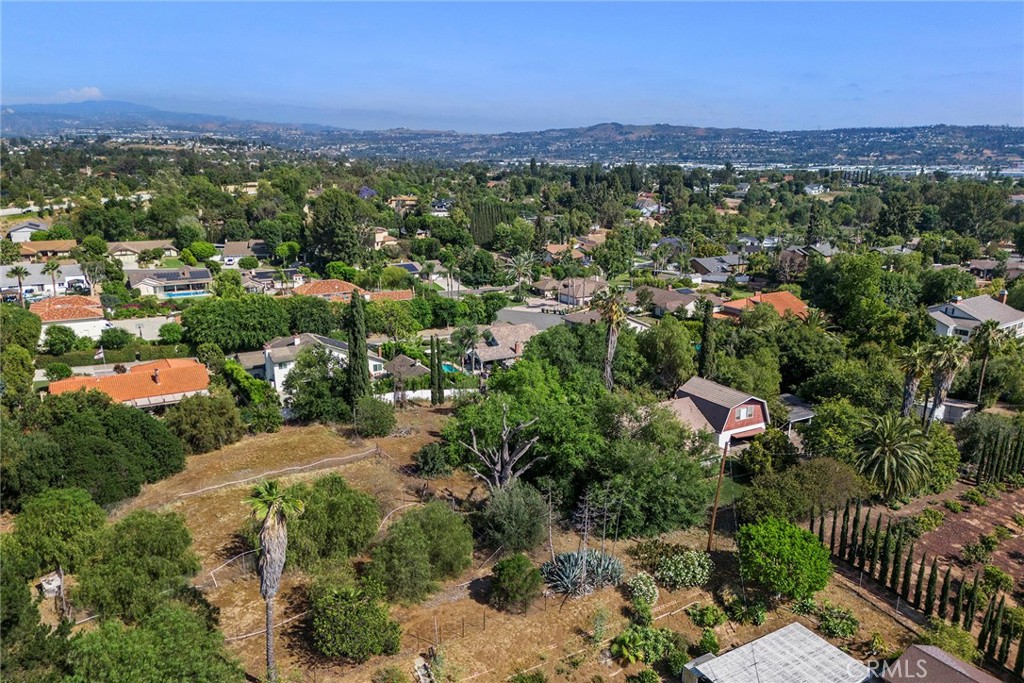 5426 Lakeview Avenue