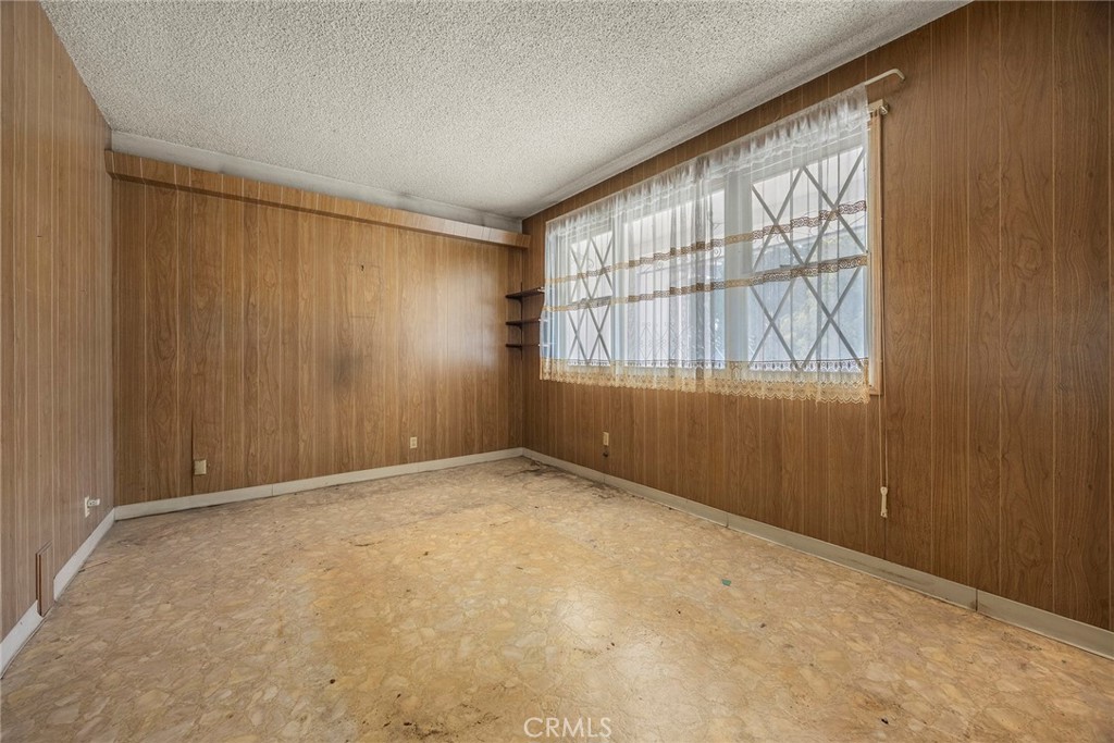 5426 Lakeview Avenue