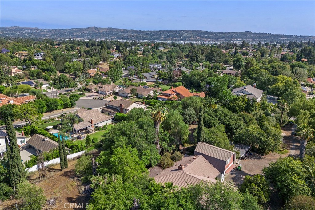 5426 Lakeview Avenue