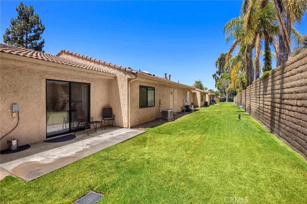 4692 Lakeview Avenue 8