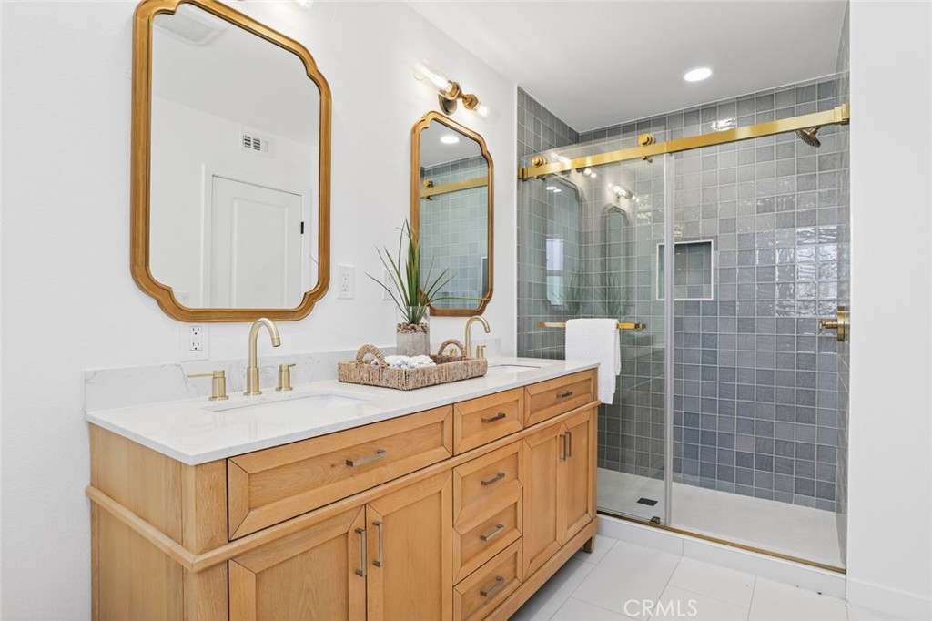 17978 Gallineta Street