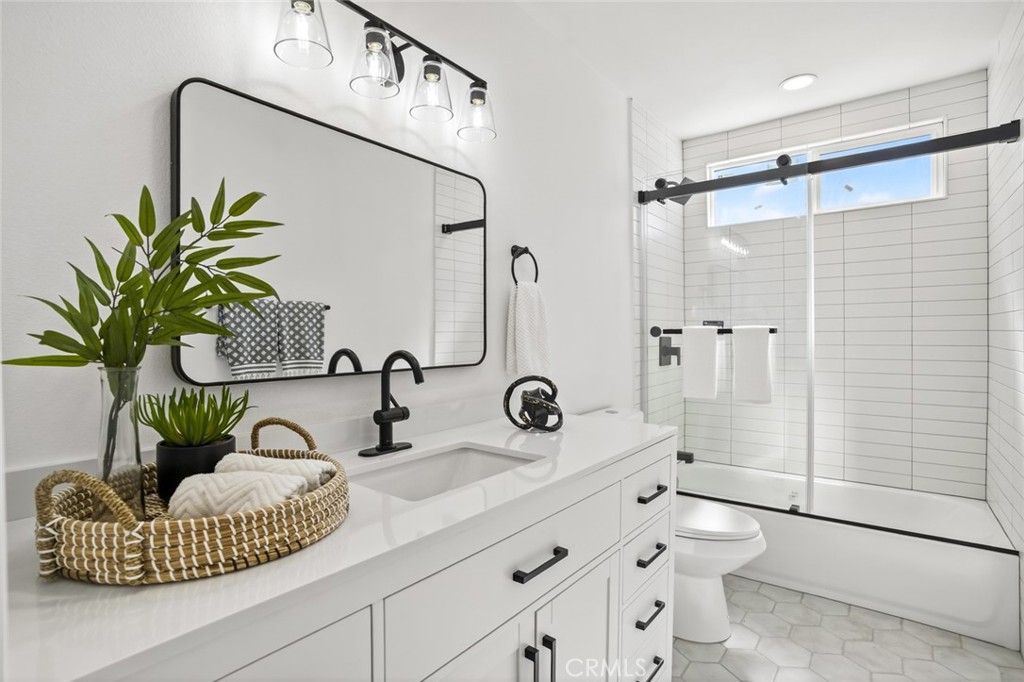 17978 Gallineta Street