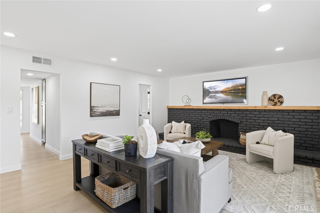 17978 Gallineta Street